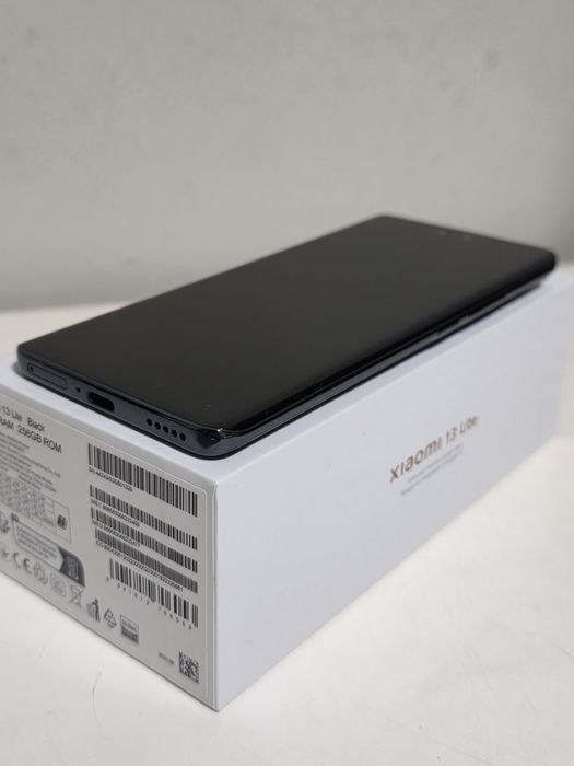 Xiaomi 13 Lite (8GB / 256GB) – Черен, Отлично състояние, Пълен комплект