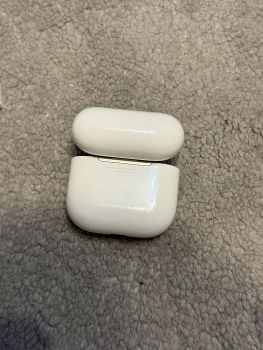 Airpods 4 cu ANC