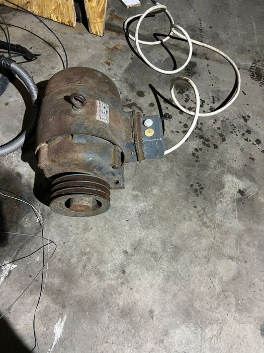 Vând Motor Trifazic