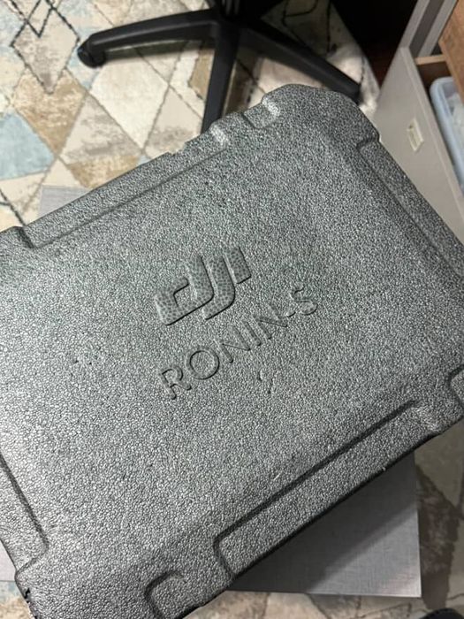 Продам стабилизатор dji ronin s