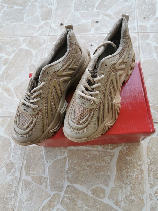 Дамски маратонки / бежов цвят