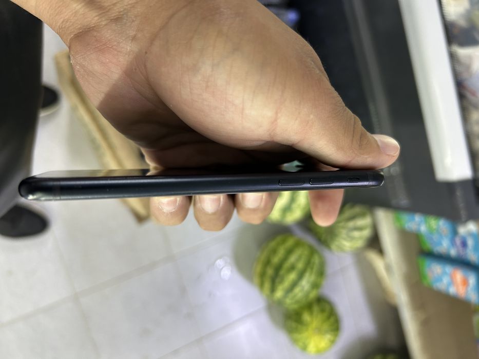 Apple iPhone SE