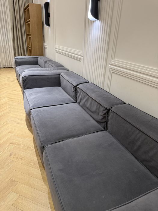 Диван синего цвета