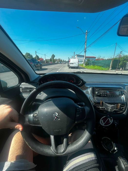 Peugeot 208 1.4 hdi 83 mii km prop de noua