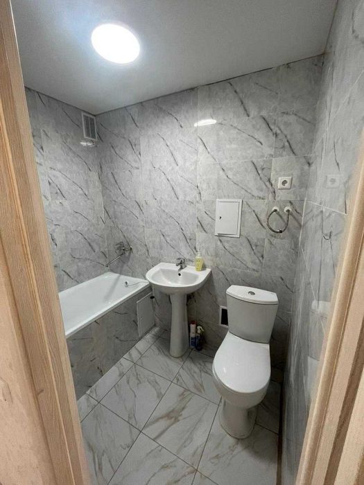 3ком. 61кв. 9микрорайон 1982г.