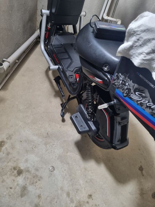 Skuter sotiladi.    .