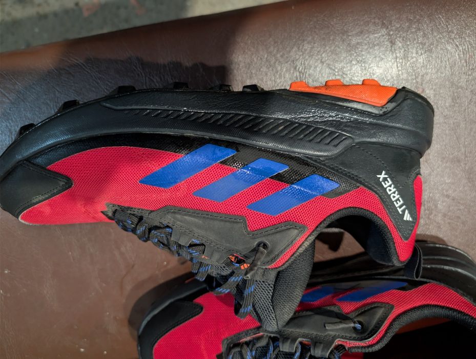 Adidas marimea 44