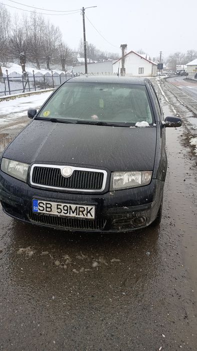 Vând întreagă/ dezmembrez Skoda Fabia 1.2 2006 hatchback