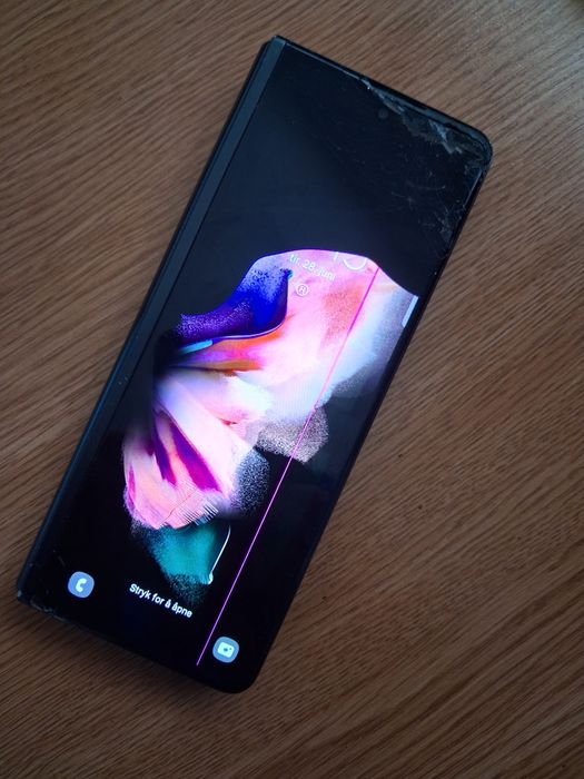 Samsumg fold 4 за части платката работо 512гб