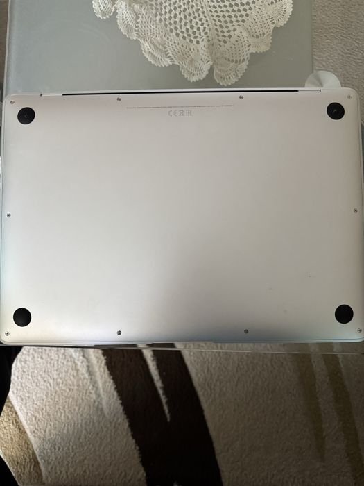 Macbook air M1 много запазен