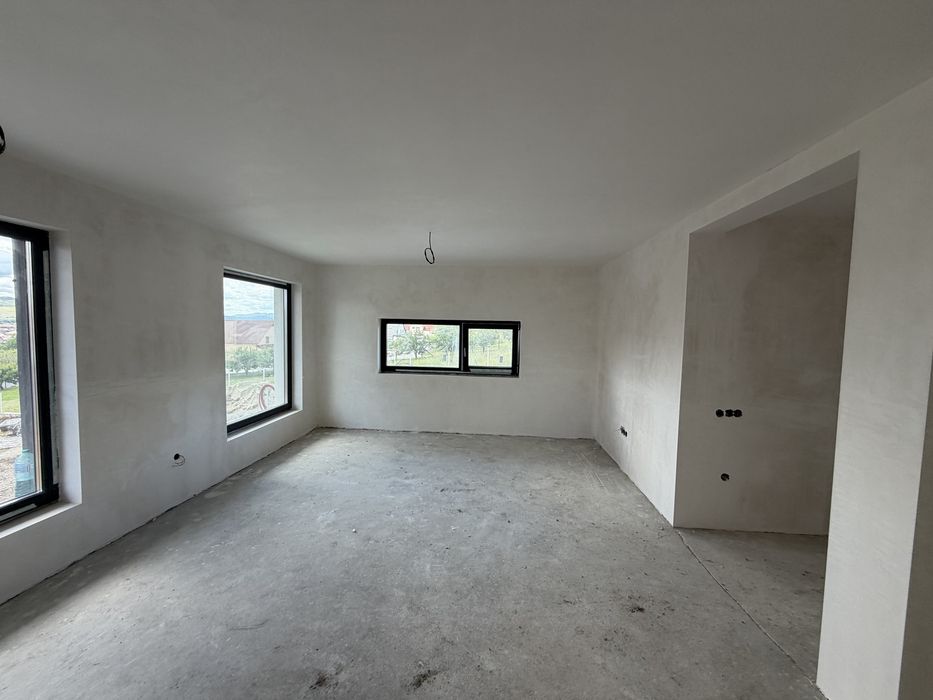 Casa la pret de apartament zona Dedeman la Soare perfect pt  inchiriat sau locuit