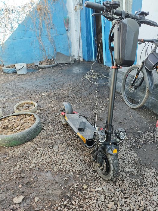 Продаю электсамокат