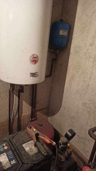 Vand boiler 140 l cu 2 serpentine, vas expansiune, pompa