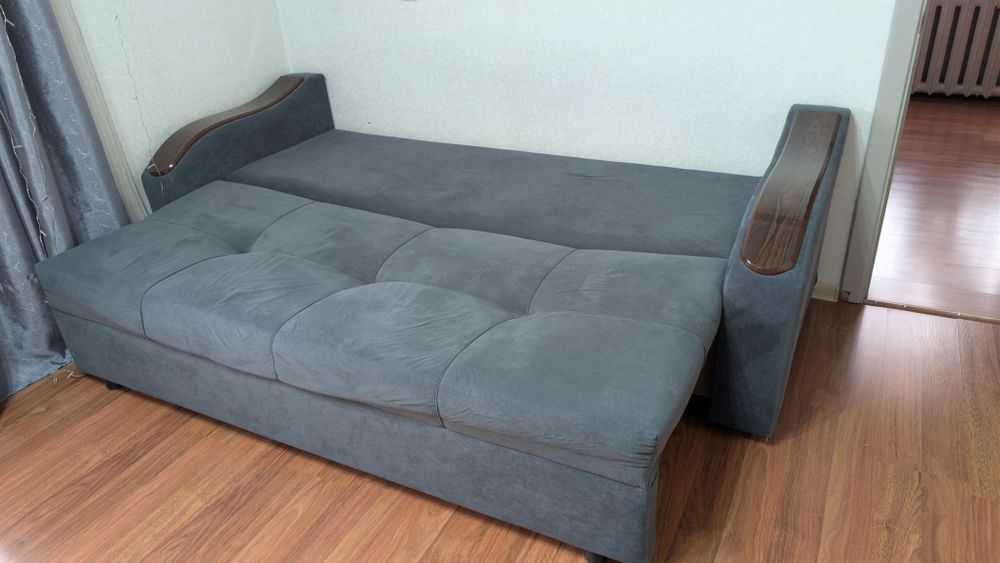 Продам диван 220х85