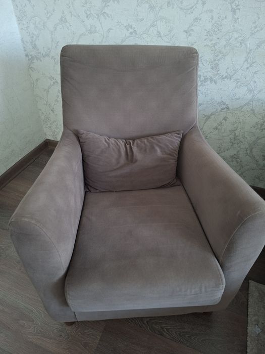 Диван и два кресла