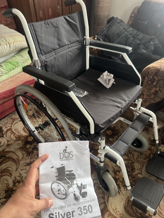 Продам инвалидную коляску