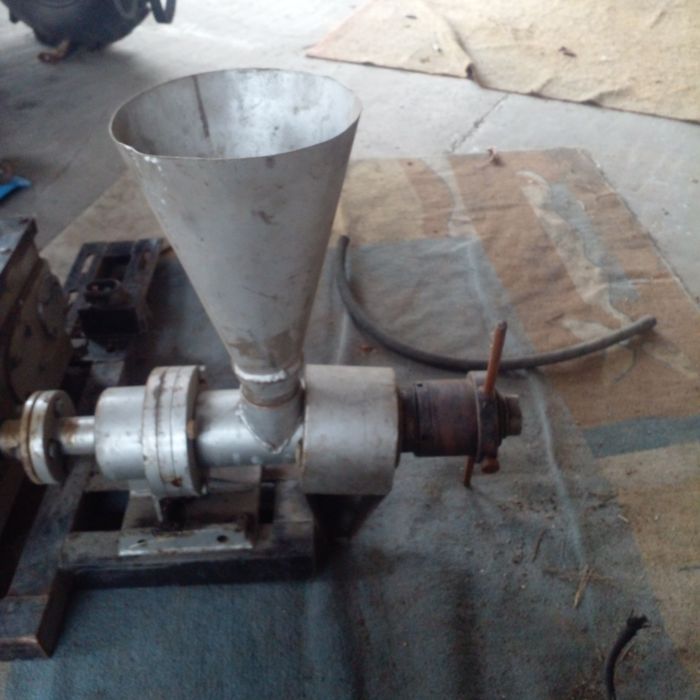 Продам прес для подсолнечное масло