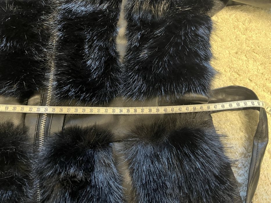 Дамско кожено яке с еко косъм