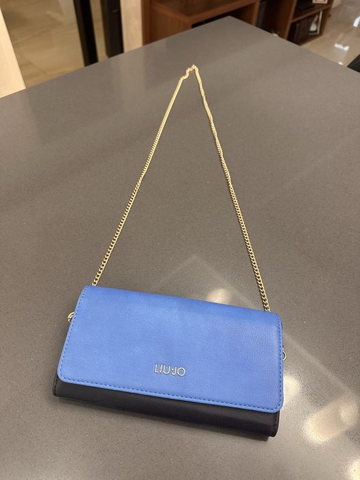 Armani exchenge ,Guess, Replay, Liu Jo, Love Moschino