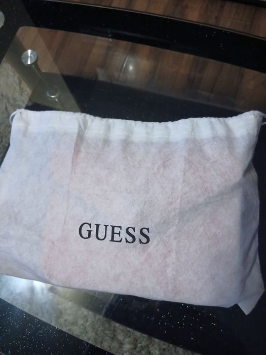 Geantă Guess originală 600 de lei negociabil Brăila