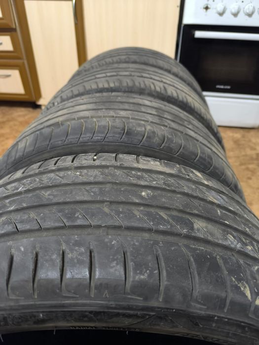 Продам комплект летних шин