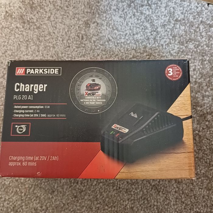 Incarcator acumulator parkside