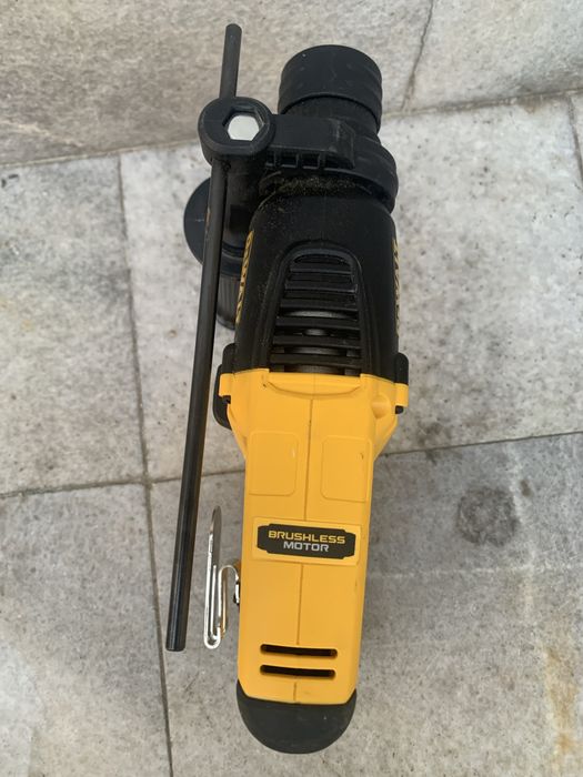 DeWALT DCH072/перфоратор/2024г/+батерия 5 ah.,/2024/