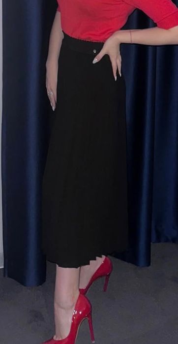 Прекрасна плисирана пола Dika