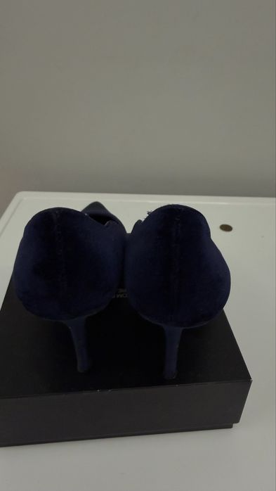 Прощам туфли charles and Keith