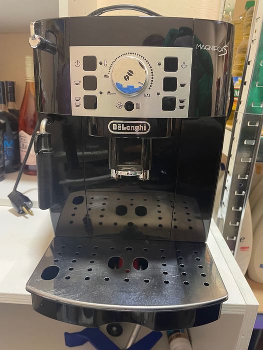 Кафеавтомат Delingi MagnificaS
