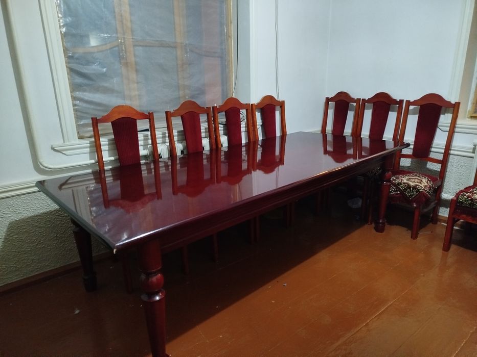 Stol stul na 12 person