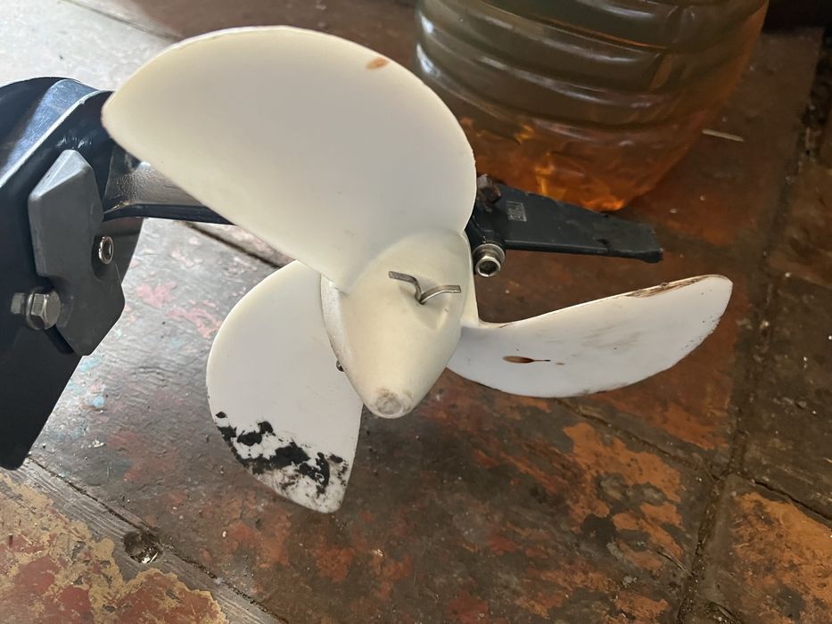 Мотор от лодки, небольшой