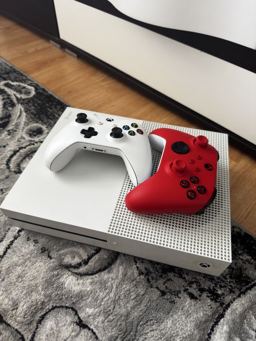 XBOX ONE S 500GB SSD 2 CONTROLLERE
