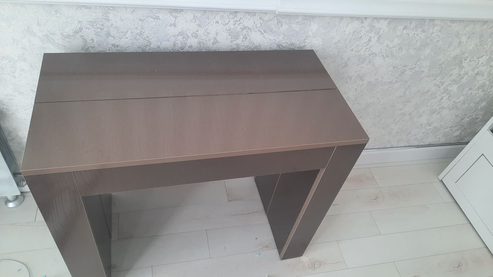 Продам стол консоль