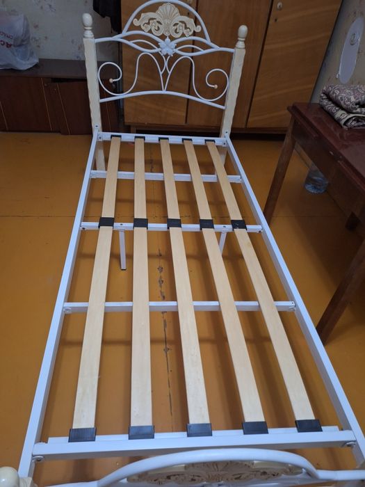 Продам кровать .