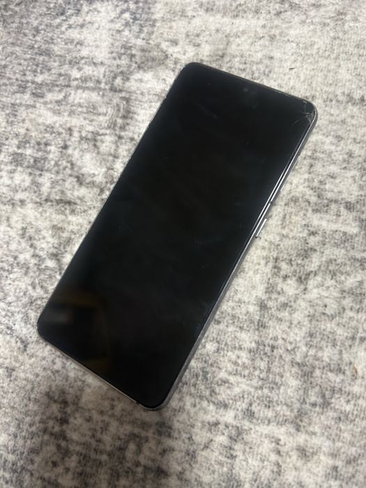 Samsung s21 8/128 торг небольшой