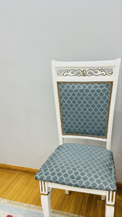 Стулья 12 штук для гостиной