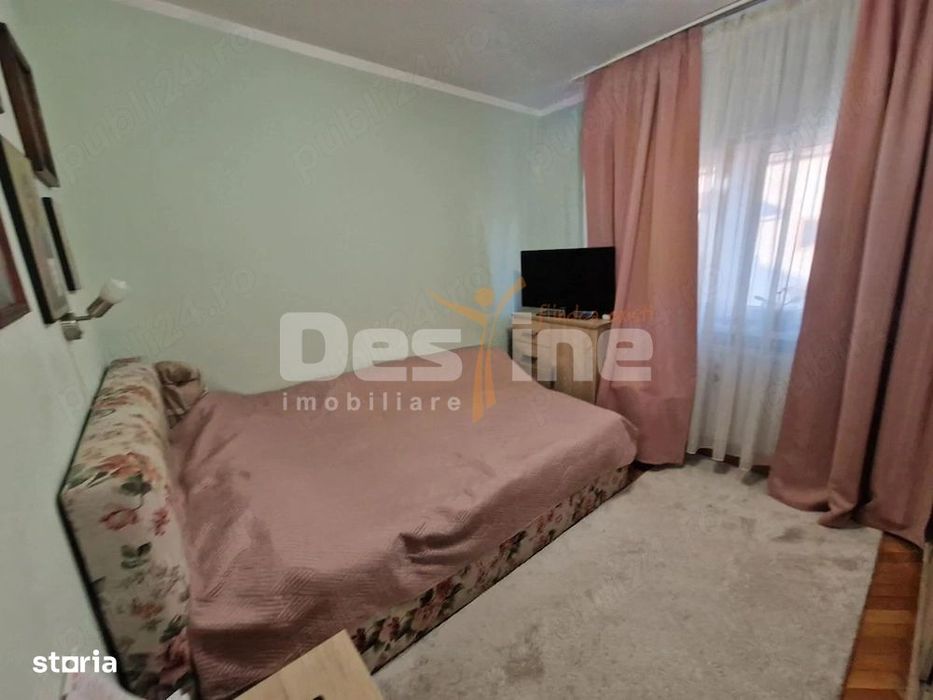 Apartament 3 camere de vanzare