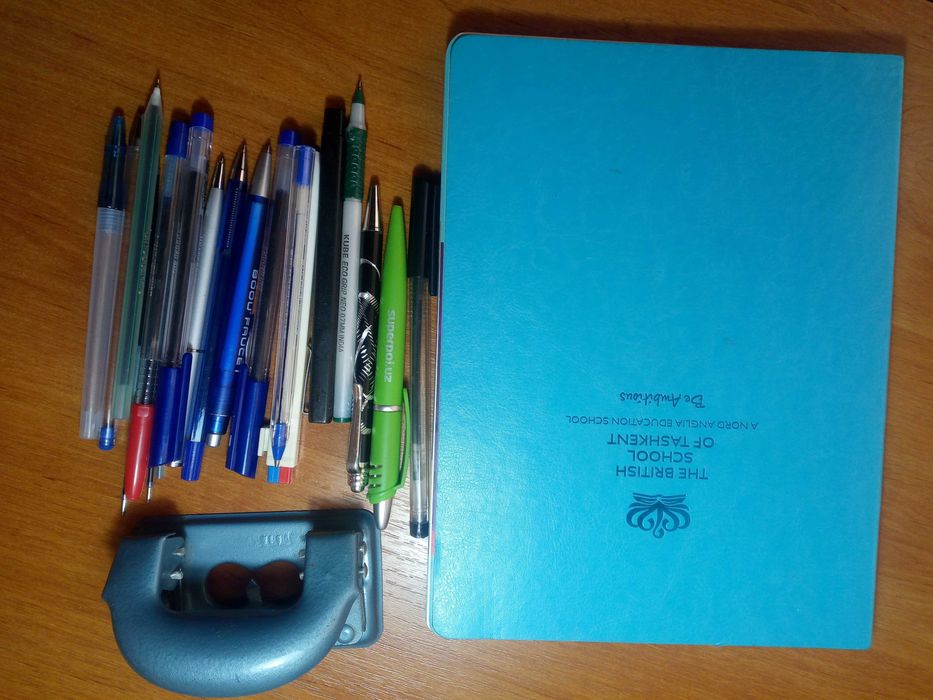 Маленький английский степлер 15тыс+ БЕСПЛАТНО Б/У канцтовары