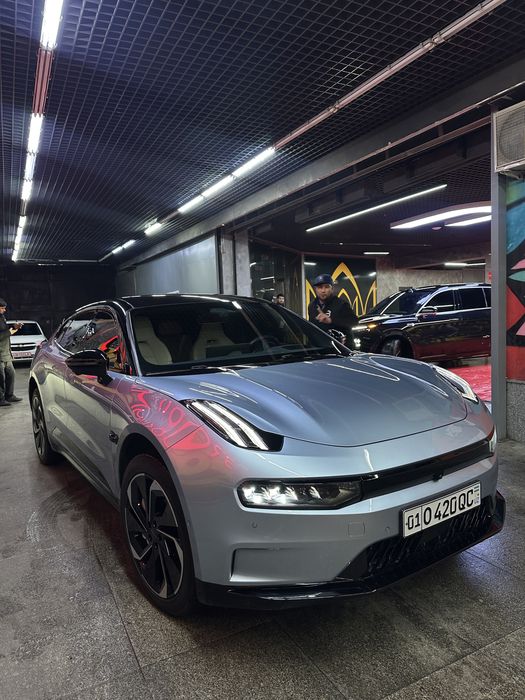 Zeekr 001 You Dual motor srochno sotiladi