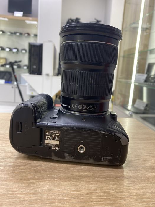 Canon eos 5d mark iii (p25)