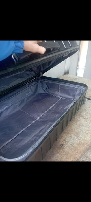 Продам  2 чемодана