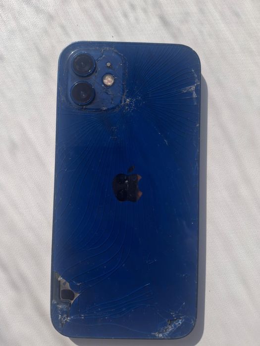 Продам Айфон 12 128гб