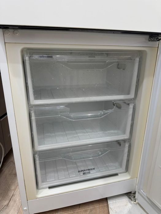 Продам Холодильник  INDESIT