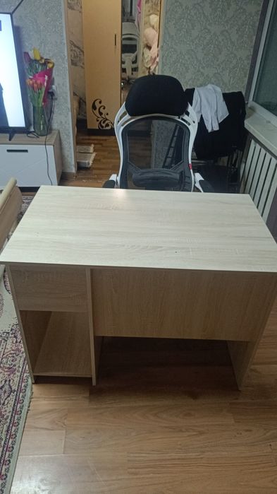 Кресло.    .        .