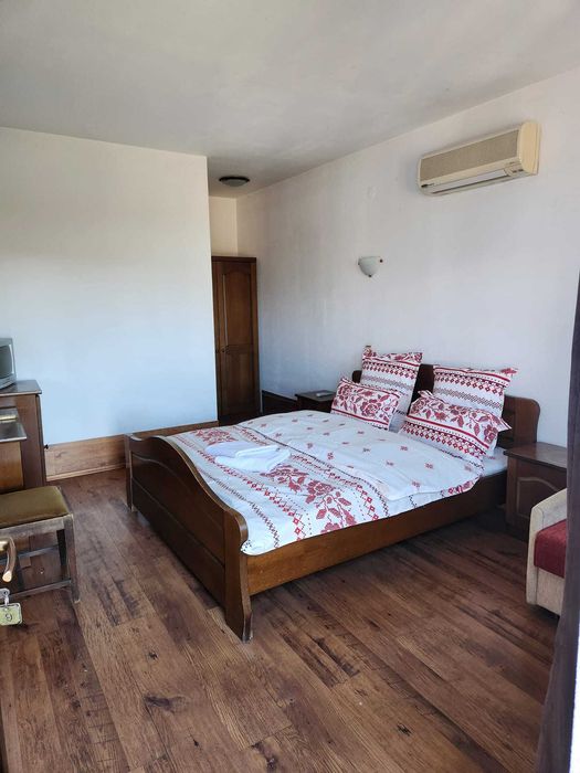 Дава се под наем Къща в с. Арбанаси, Област Велико Търново - 625 кв.м за 1495.83 € - Снимка #7