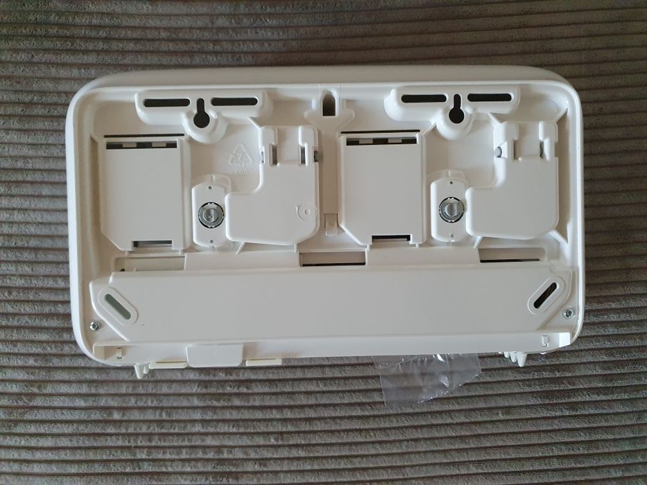 Tork Дозатор за сапун S4 / Диспенсъри за хартия H3 и Т7