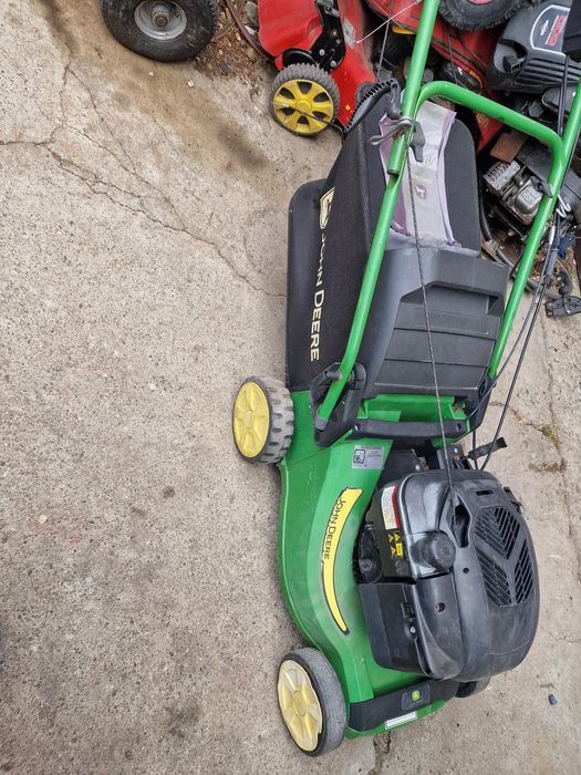 Masina de tuns iarba gazonul  Jhon Deere