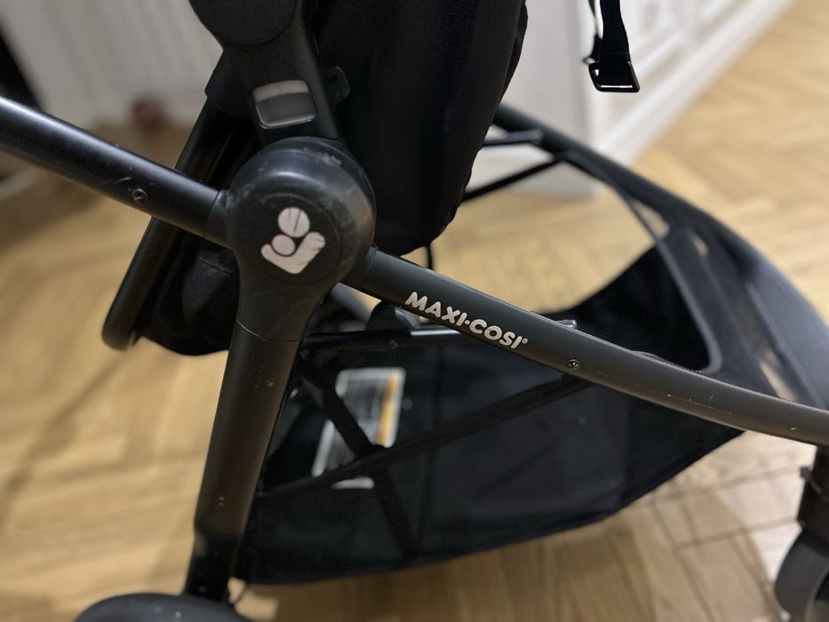 Коляска Maxi cosi