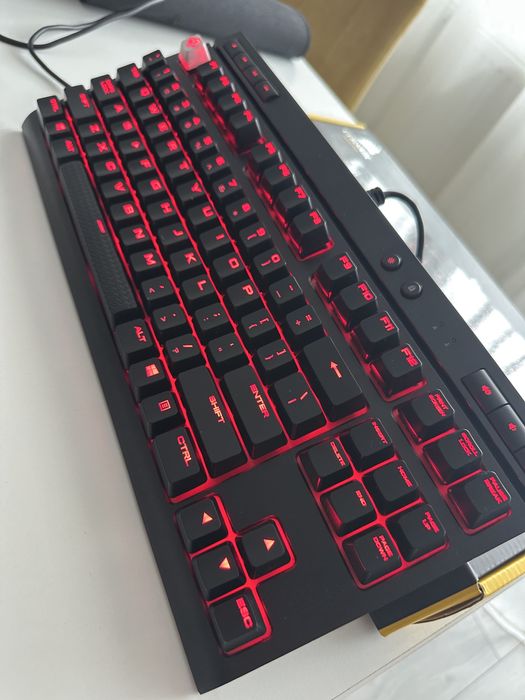 Tastatura mecanica corsair k63